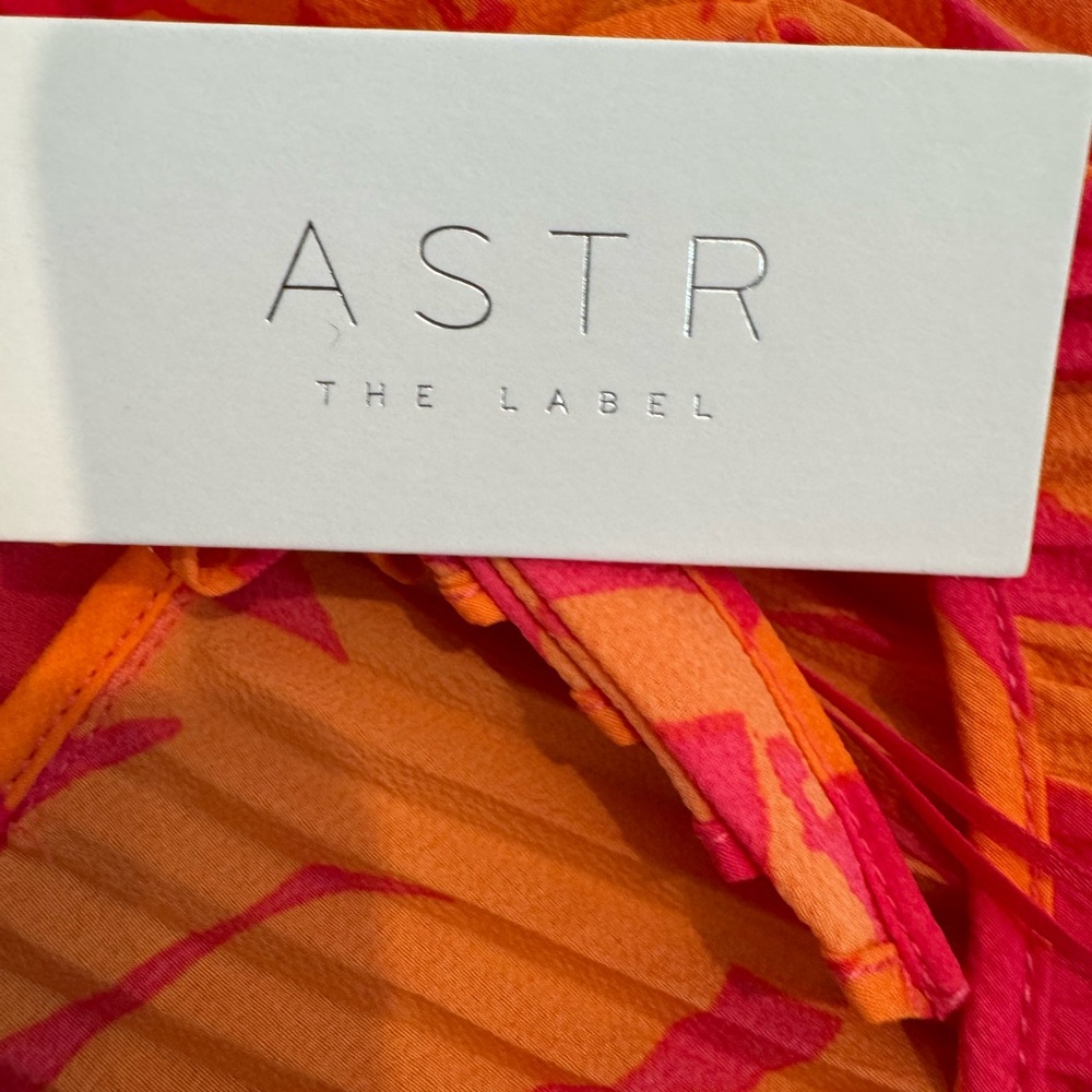 ASTR the Label Floral Print Pleated Maxi Dress | Orange Pink | Size M | NWT - Picture 3 of 4